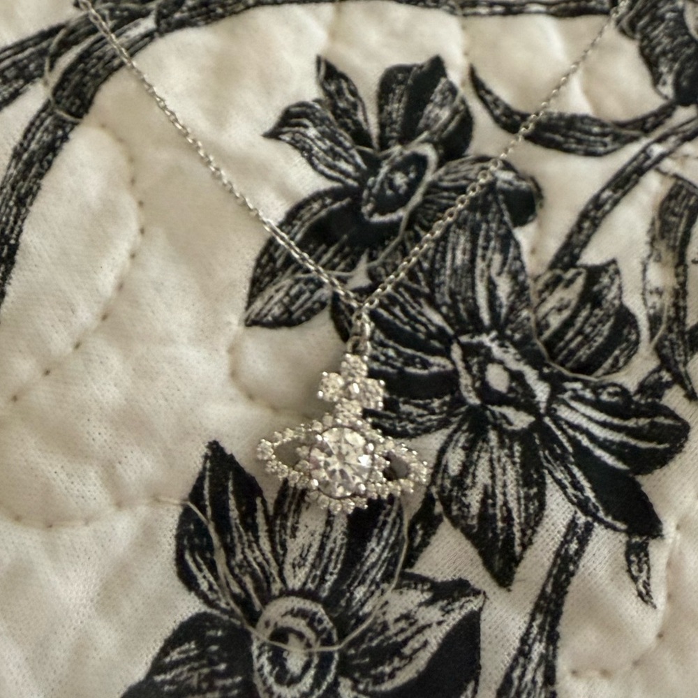 Vivienne Westwood Necklace - Picture 2 of 3